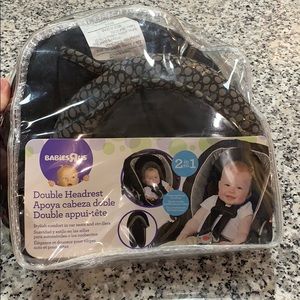 Double headrest for carseat for newborns-infants